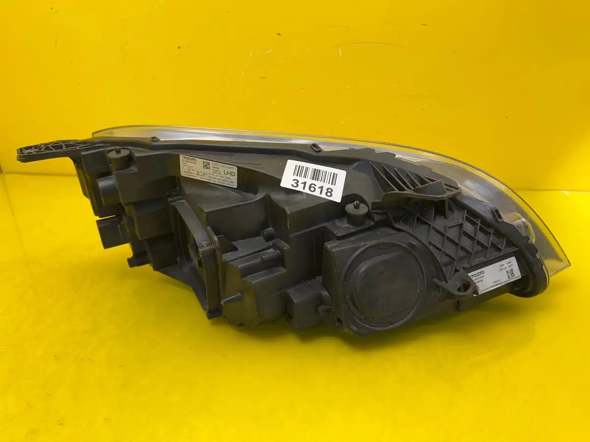 Far Stanga Volvo V40 Ii 2 Full LED