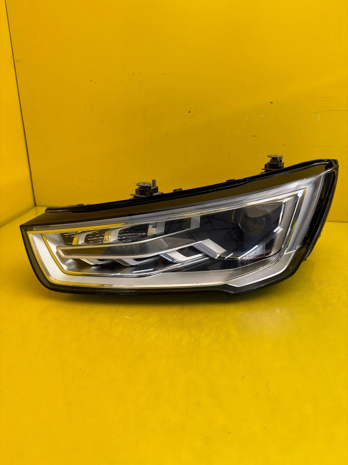 Far Audi A1 8X Lift Bixenon