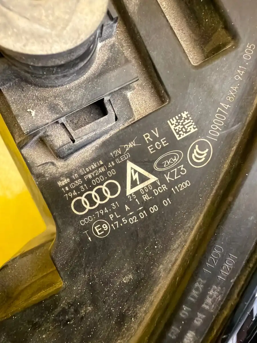 Far Audi A1 8X Lift Bixenon