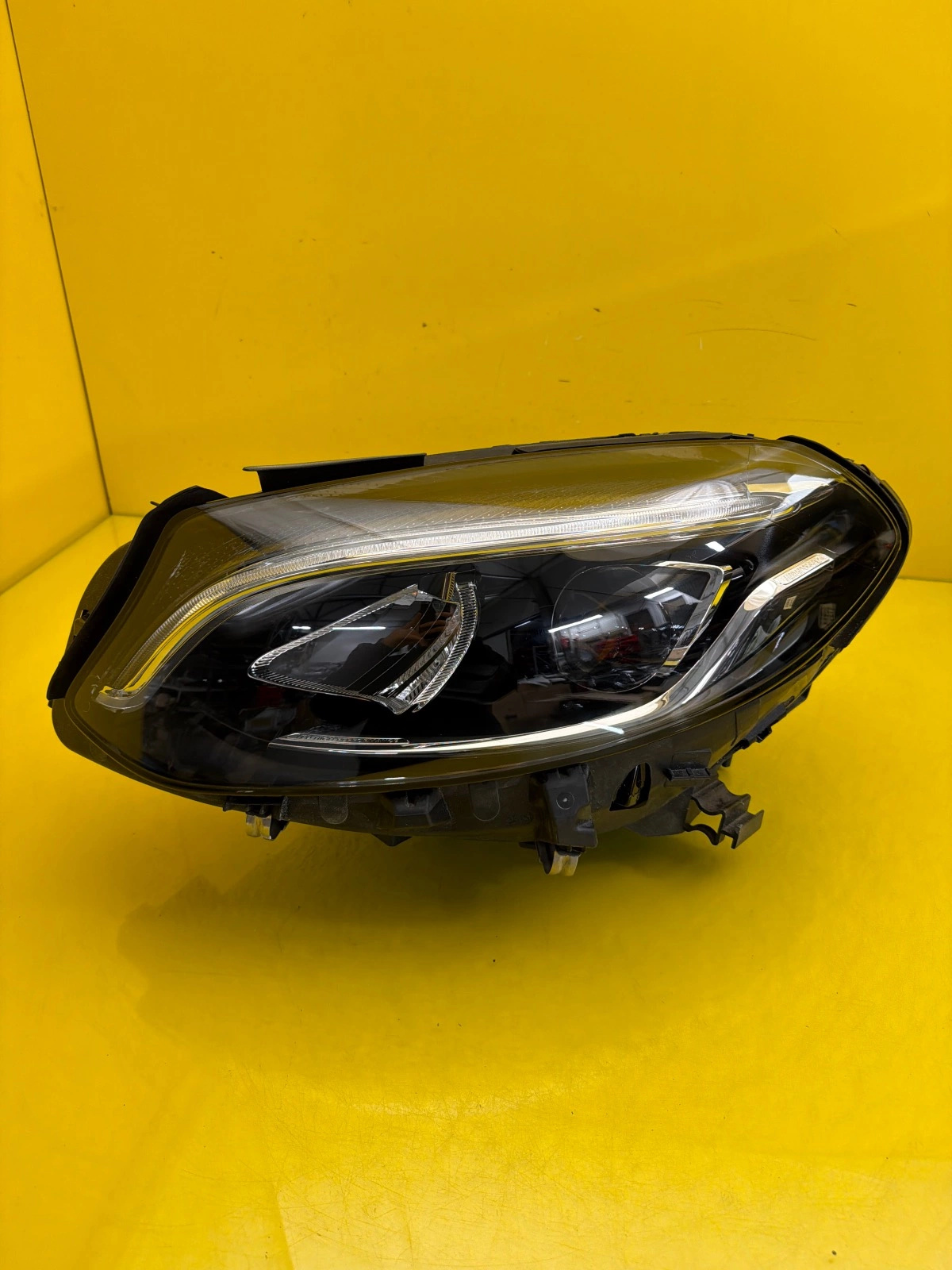 Far stânga Full LED Facelift OEM 31705