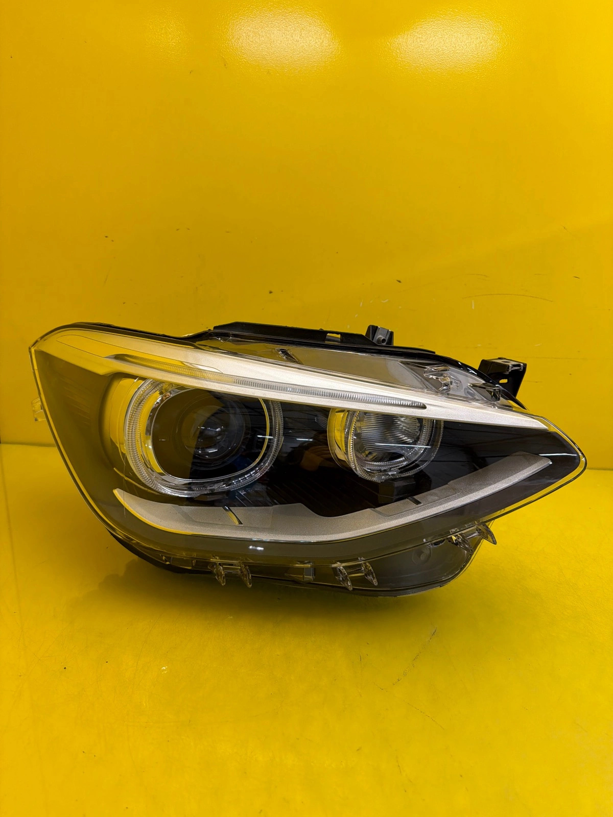 Far dreapta LED Bi-Xenon Direcțional BMW Seria 1 F20 2011-2015 OEM 7229678-11