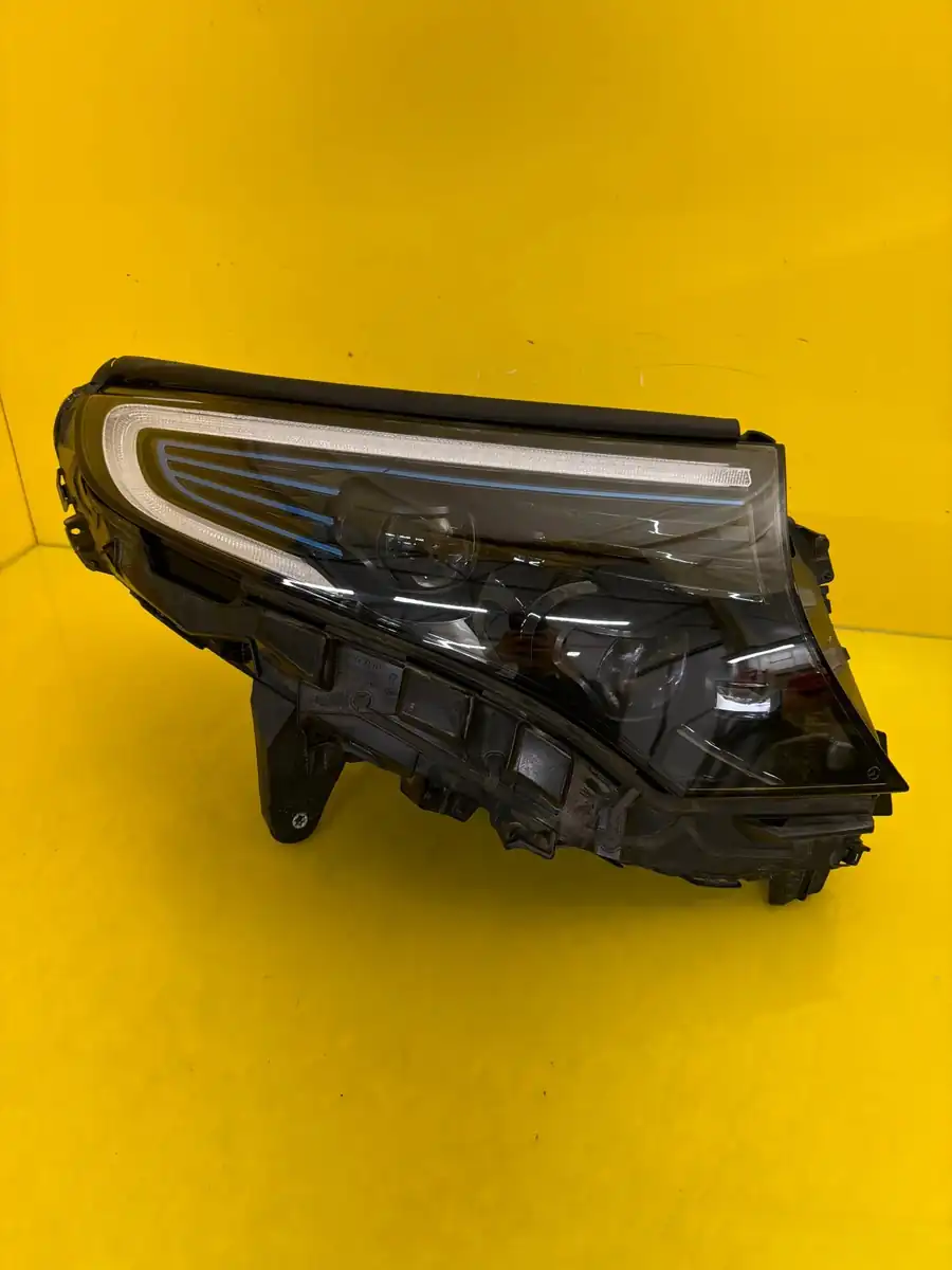 Far Dreapta Mercedes EQC W293 Full LED