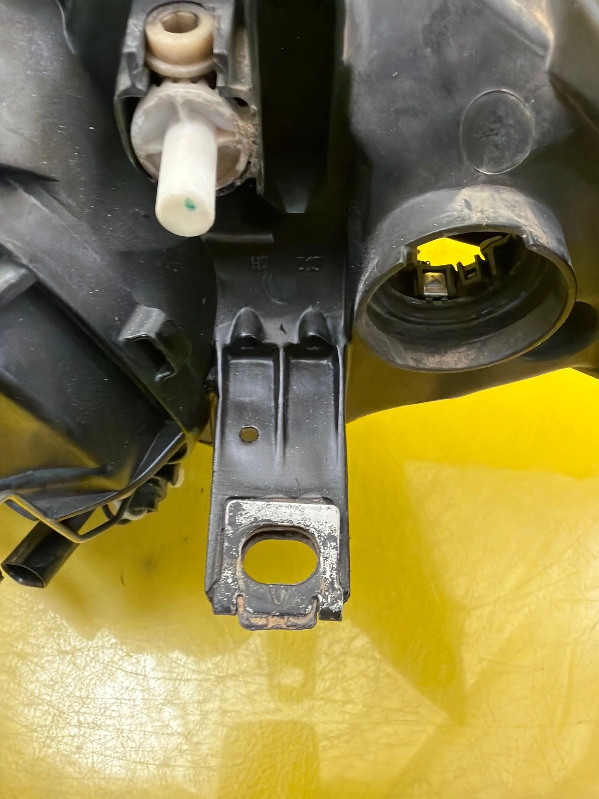 Far dreapta Xenon BMW Seria 1 E82 2007-2011 OEM 7180832-02 - Image 3