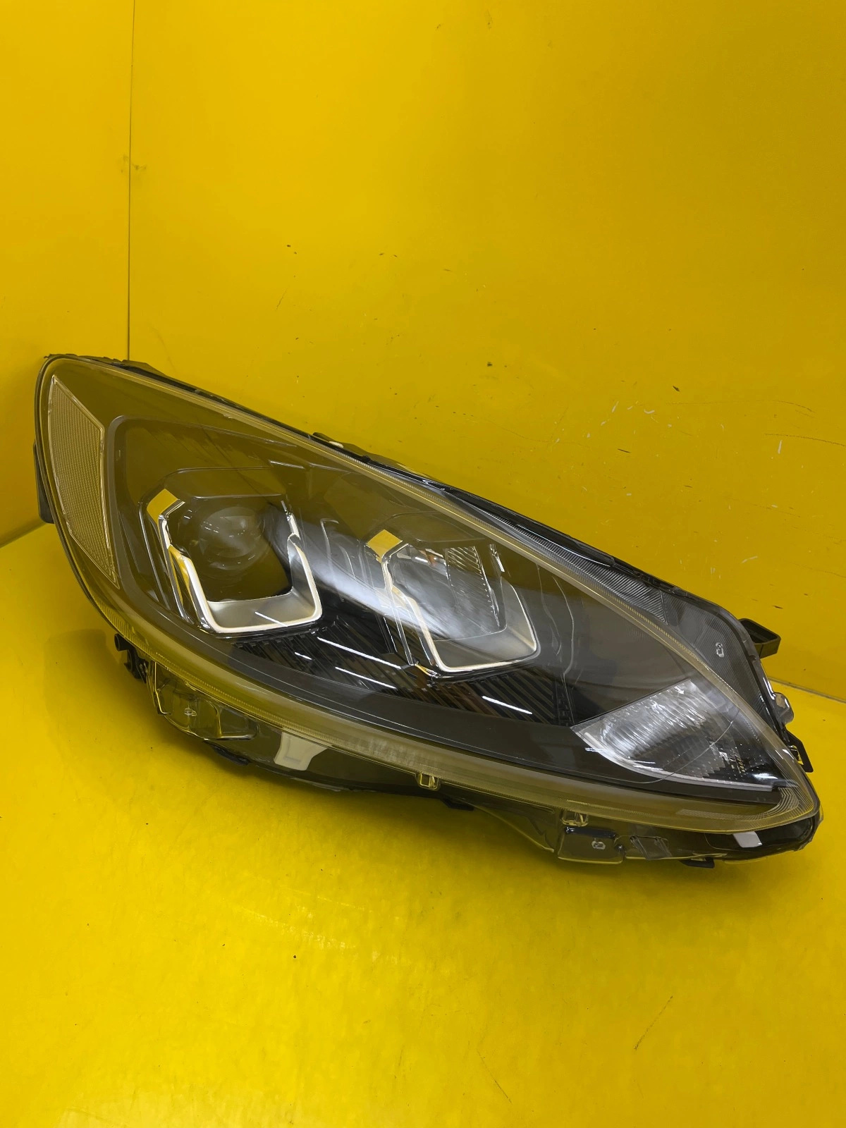 Far Dreapta Ford Kuga MK3 LED