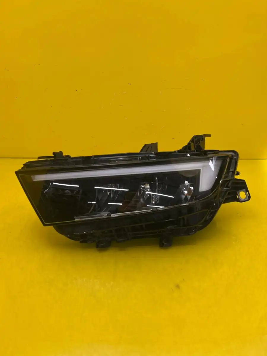 Far Opel Astra L VI 6 Full LED