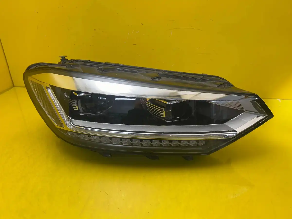 Far Dreapta VW Touran III 5TB Full LED