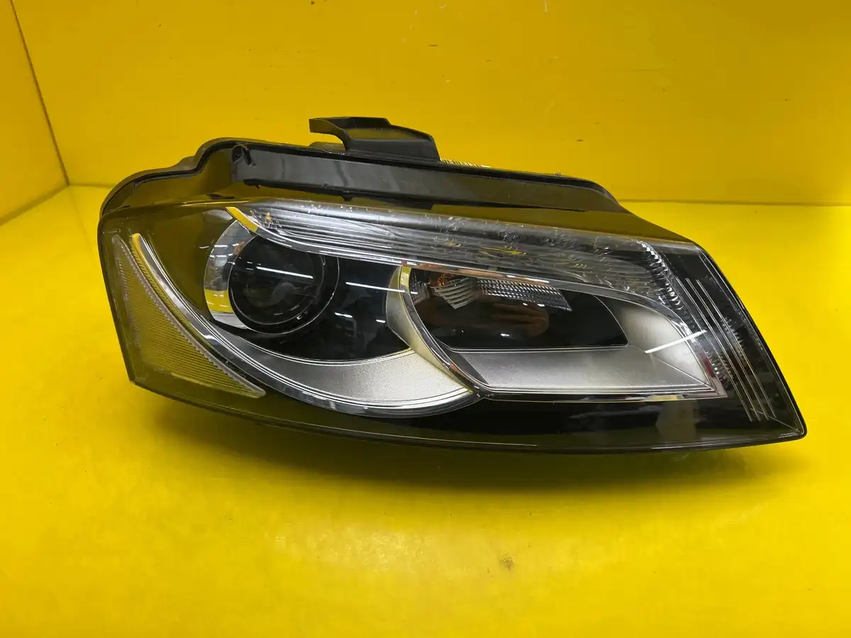 Far Dreapta Audi A3 8P Lift 10 Xenon