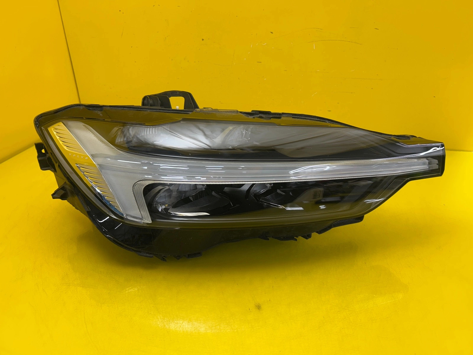 Far Dreapta Volvo Xc60 Ii 20- Mid LED