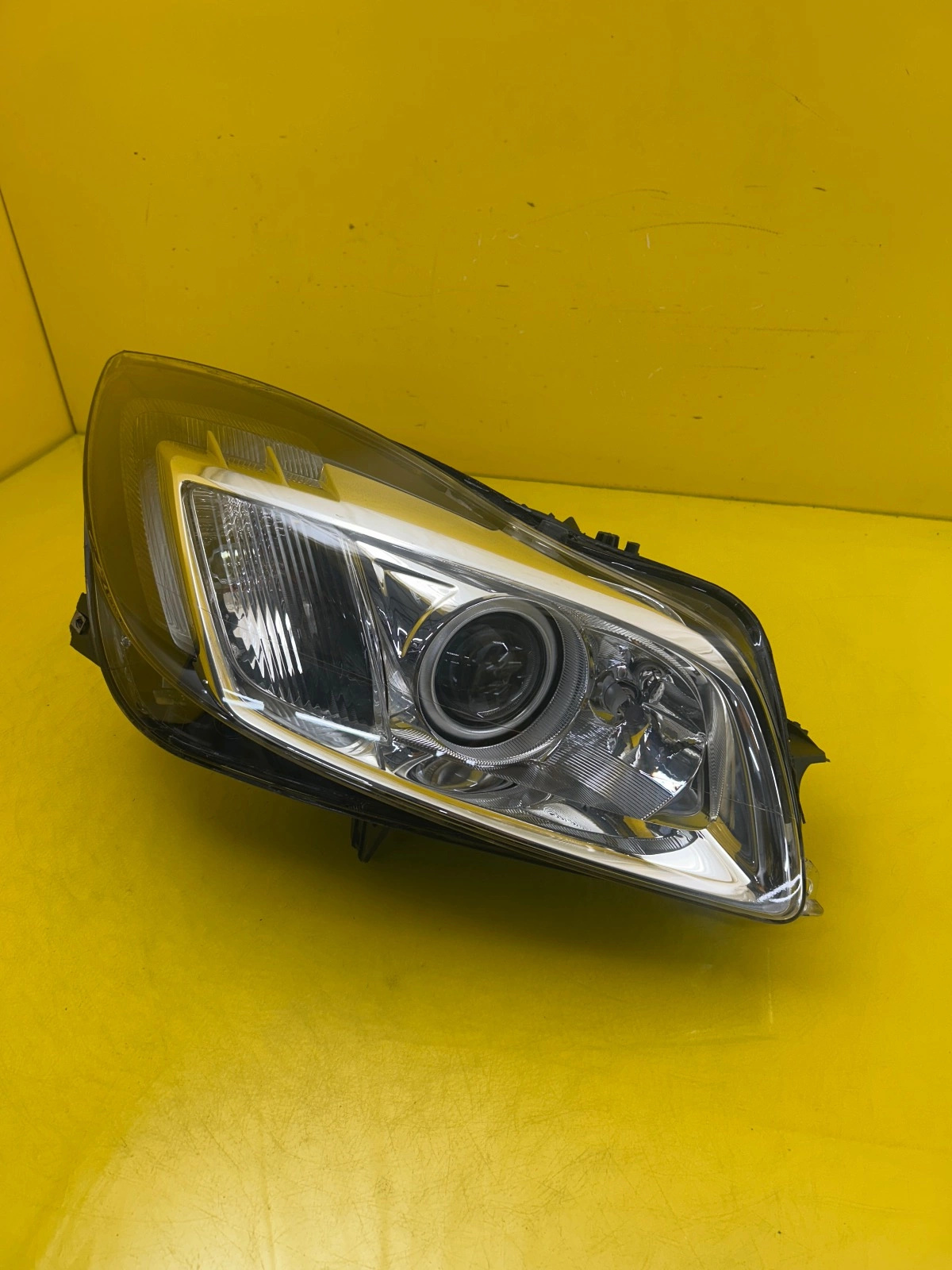 Far Dreapta Opel Insignia A Xenon