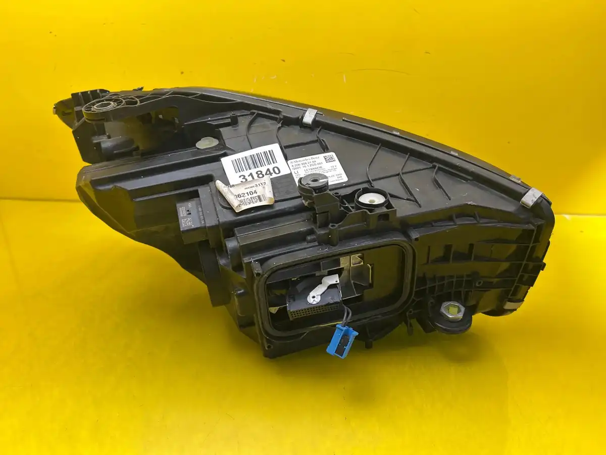 Far Stanga Mercedes Klasa W206 Digital Light