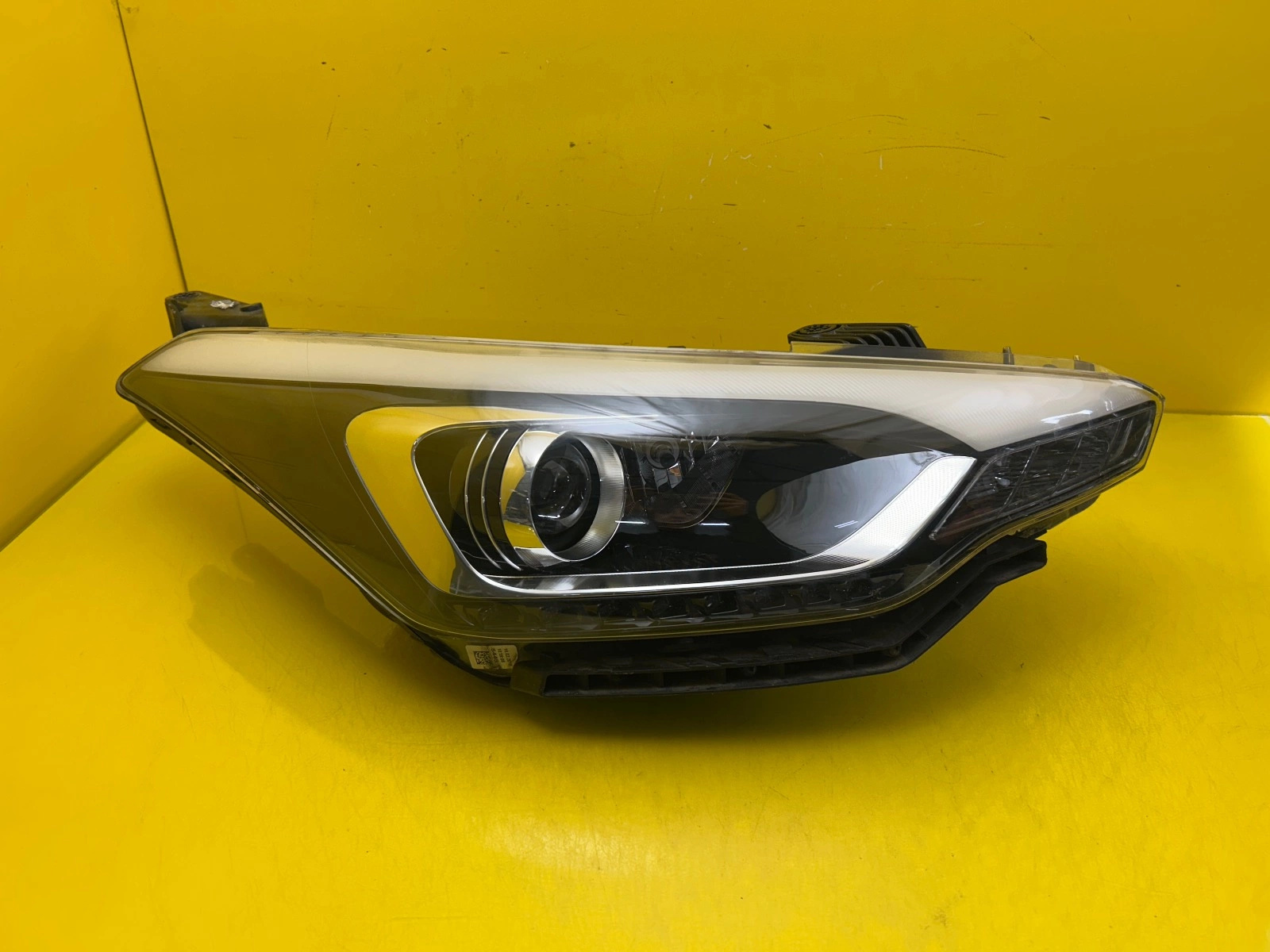 Far Dreapta Hyundai I20 Ii 92102C8200 LED