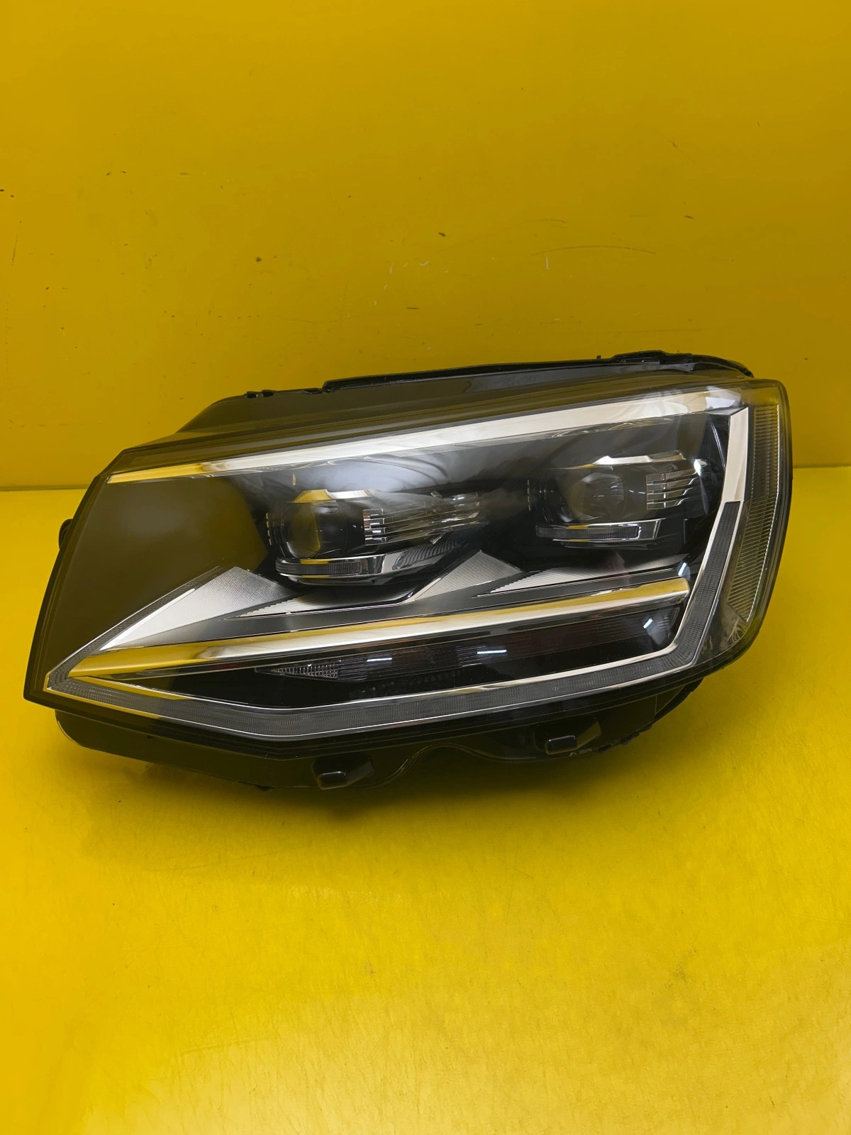 Far Stanga Volkswagen T6 Full LED