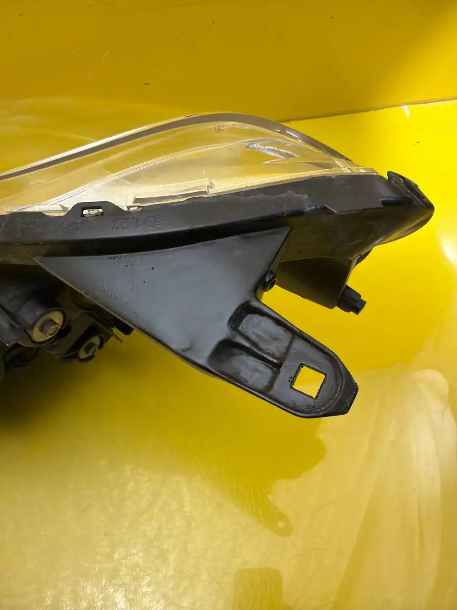 Far Dreapta Xenon Peugeot 4007