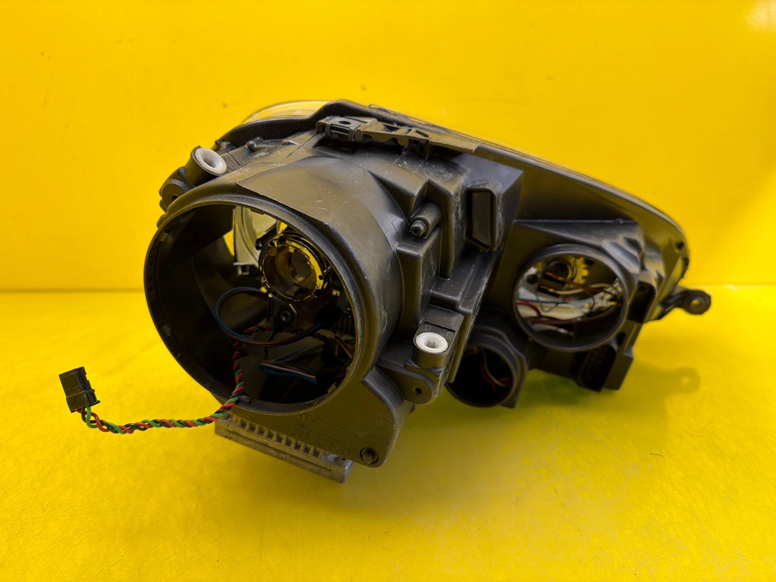 Far VW Golf V Jetta Xenon - Image 3