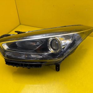 Far stânga LED Facelift OEM 31954