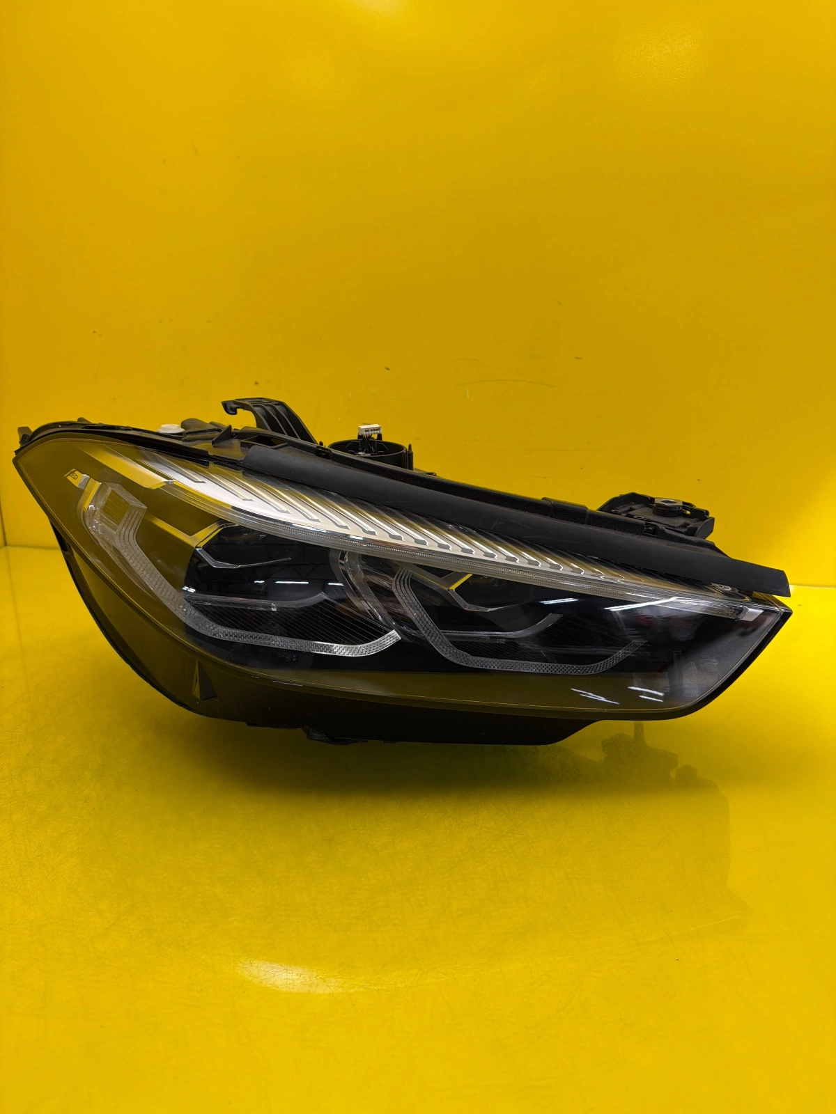 Far Dreapta BMW Seria 8 G14 Full LED