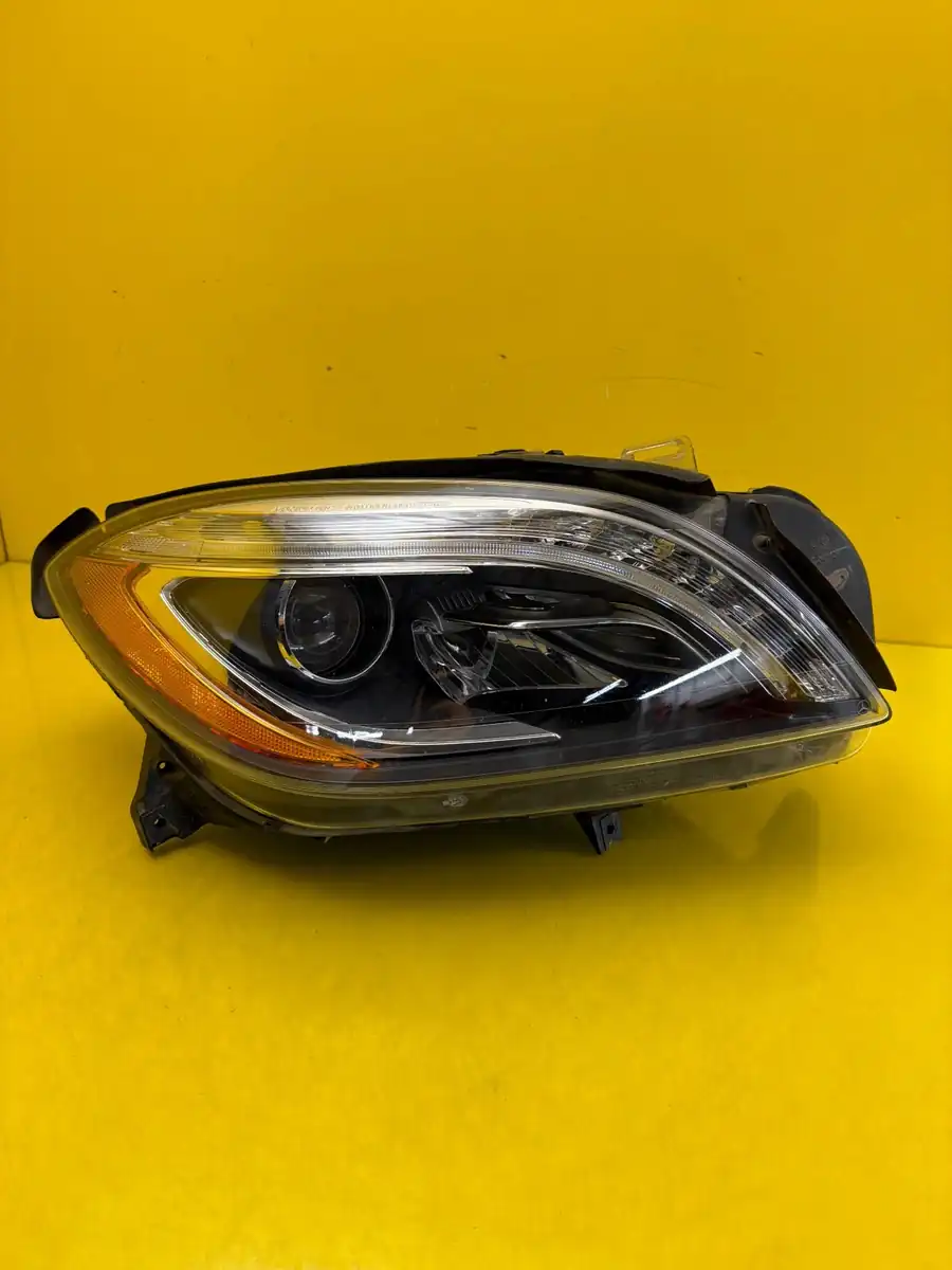 Far Dreapta Mercedes Ml W166 Bixenon