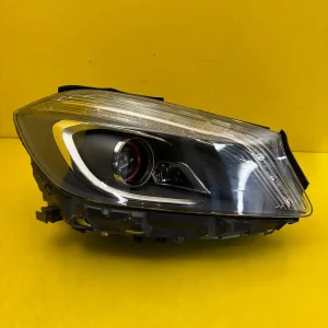 Far Dreapta Mercedes A-Class 176 W176 AMG Xenon