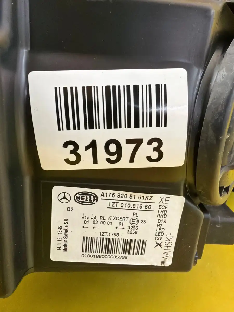 Far Dreapta Mercedes A-Class 176 W176 AMG Xenon