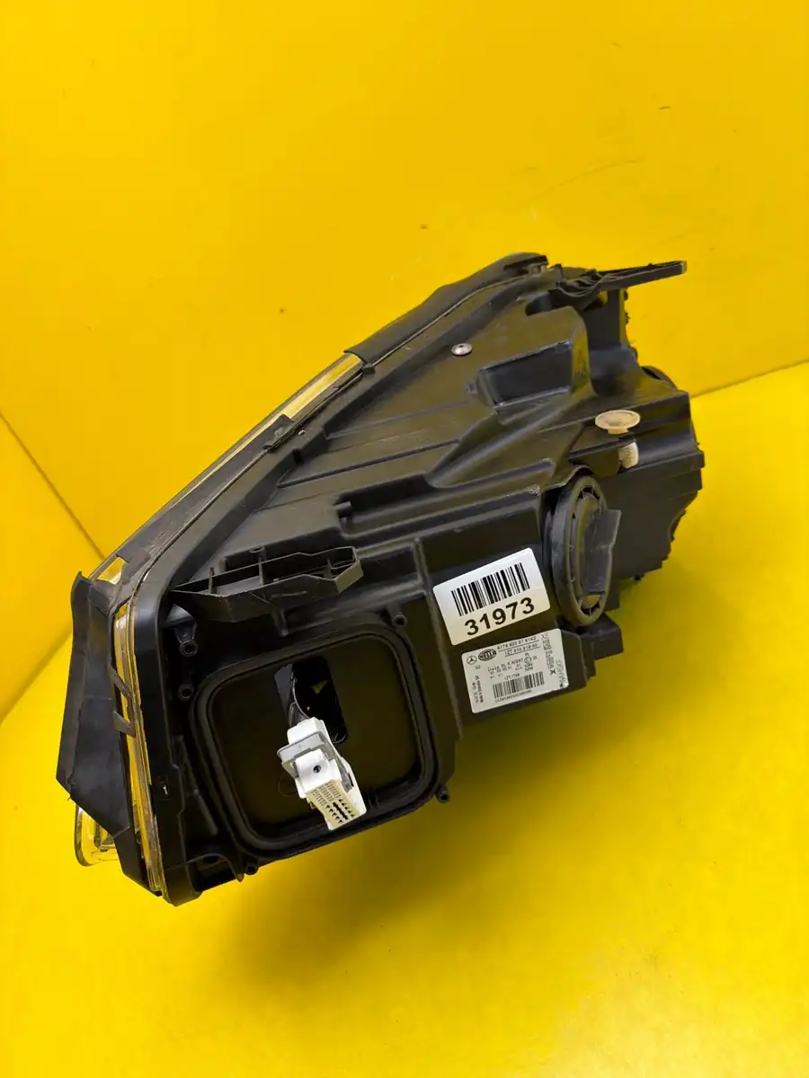 Far Dreapta Mercedes A-Class 176 W176 AMG Xenon