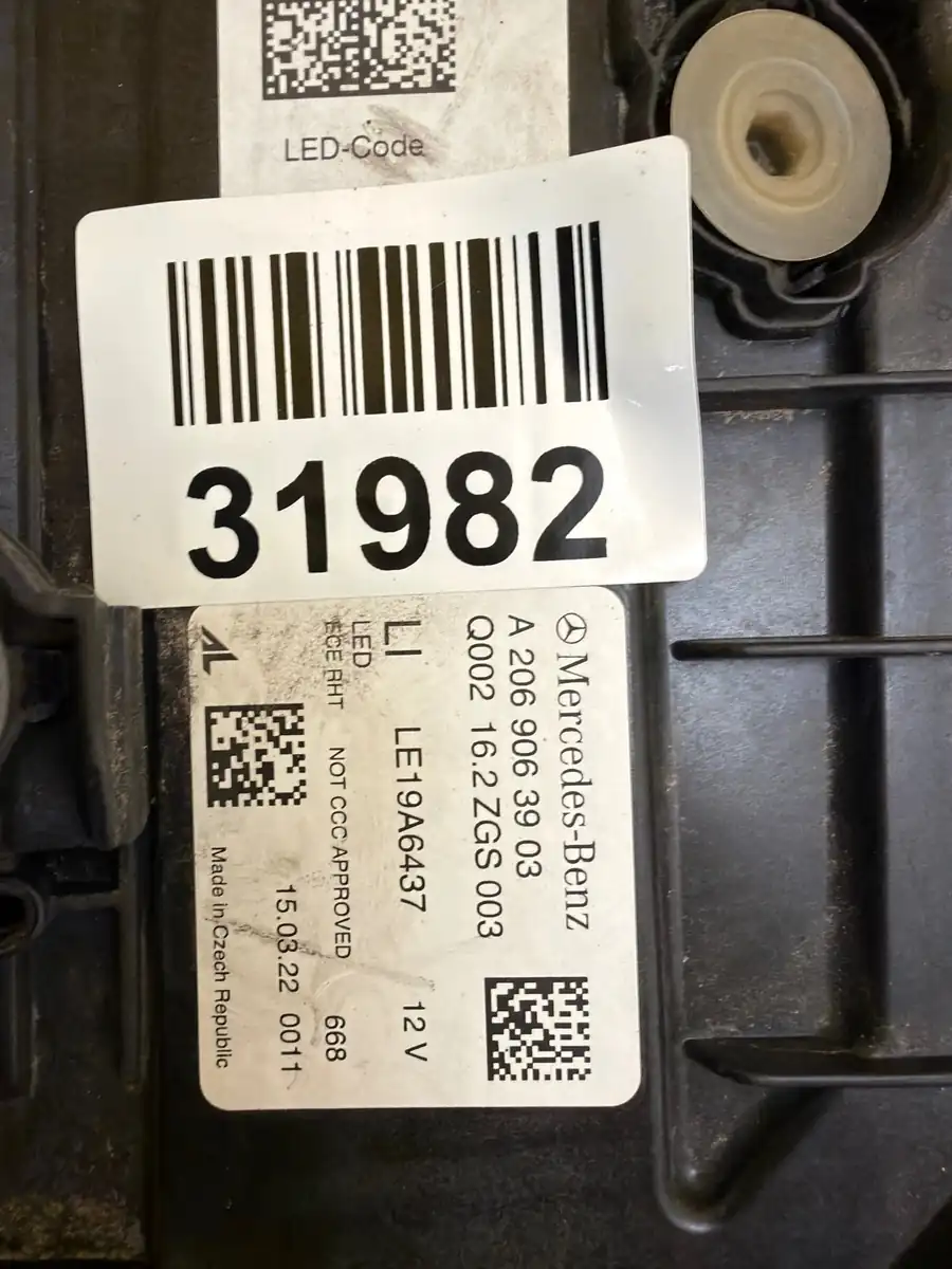 Far Mercedes C-Class W206 21- Full LED