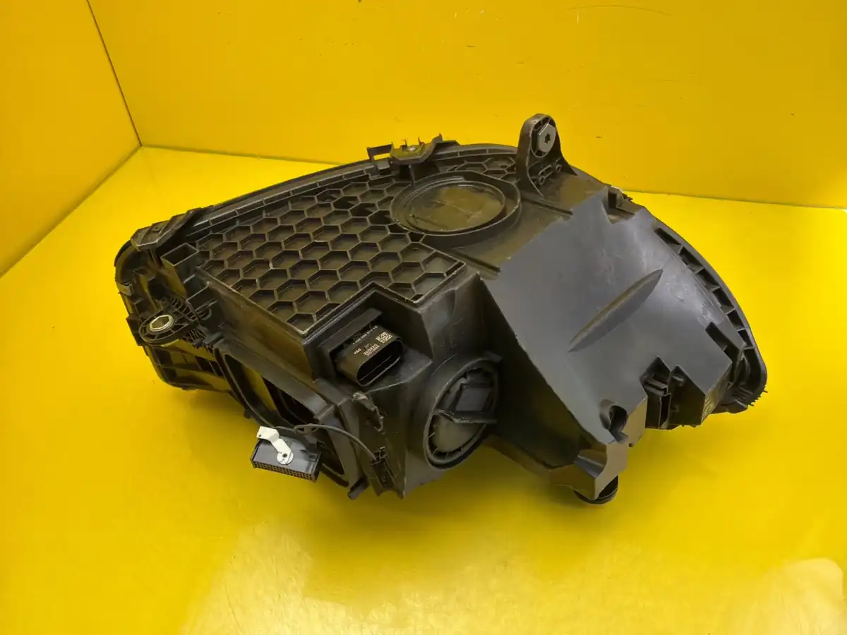 Far Mercedes C-Class W206 21- Full LED