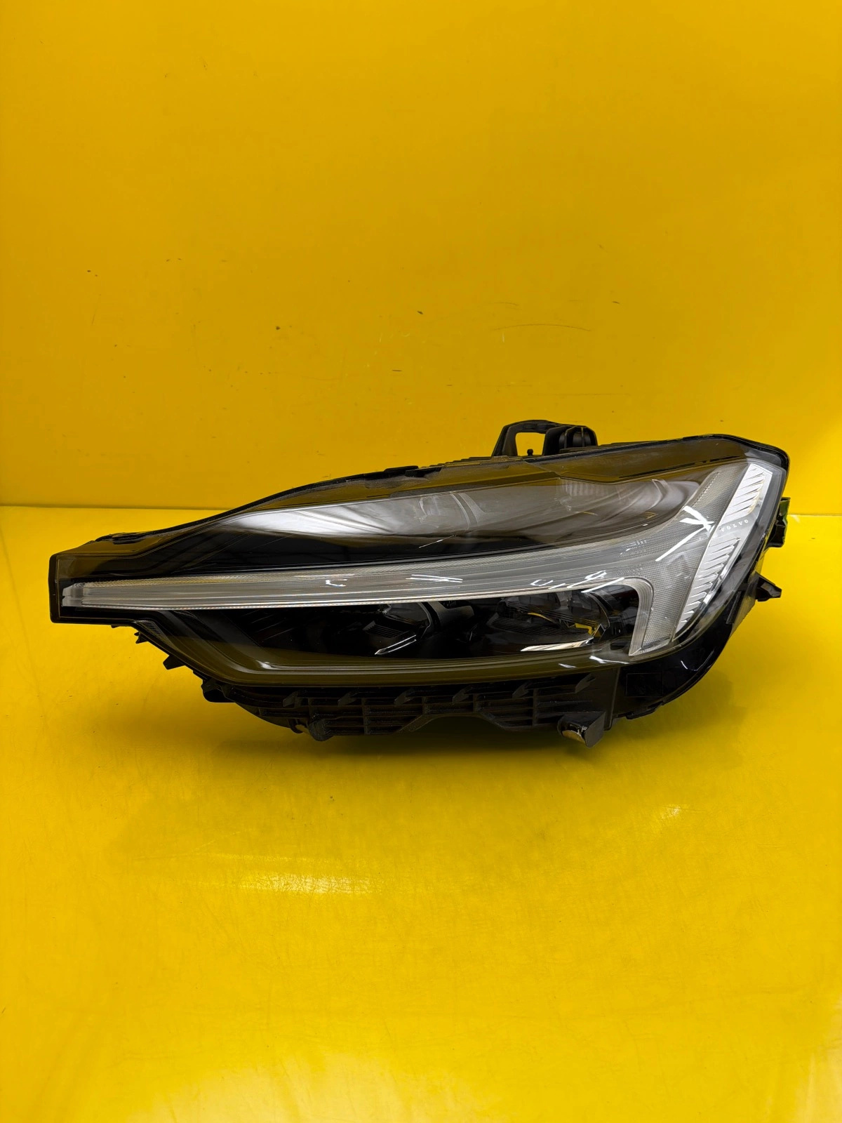 Far Stanga Volvo Xc60 Ii Mid LED