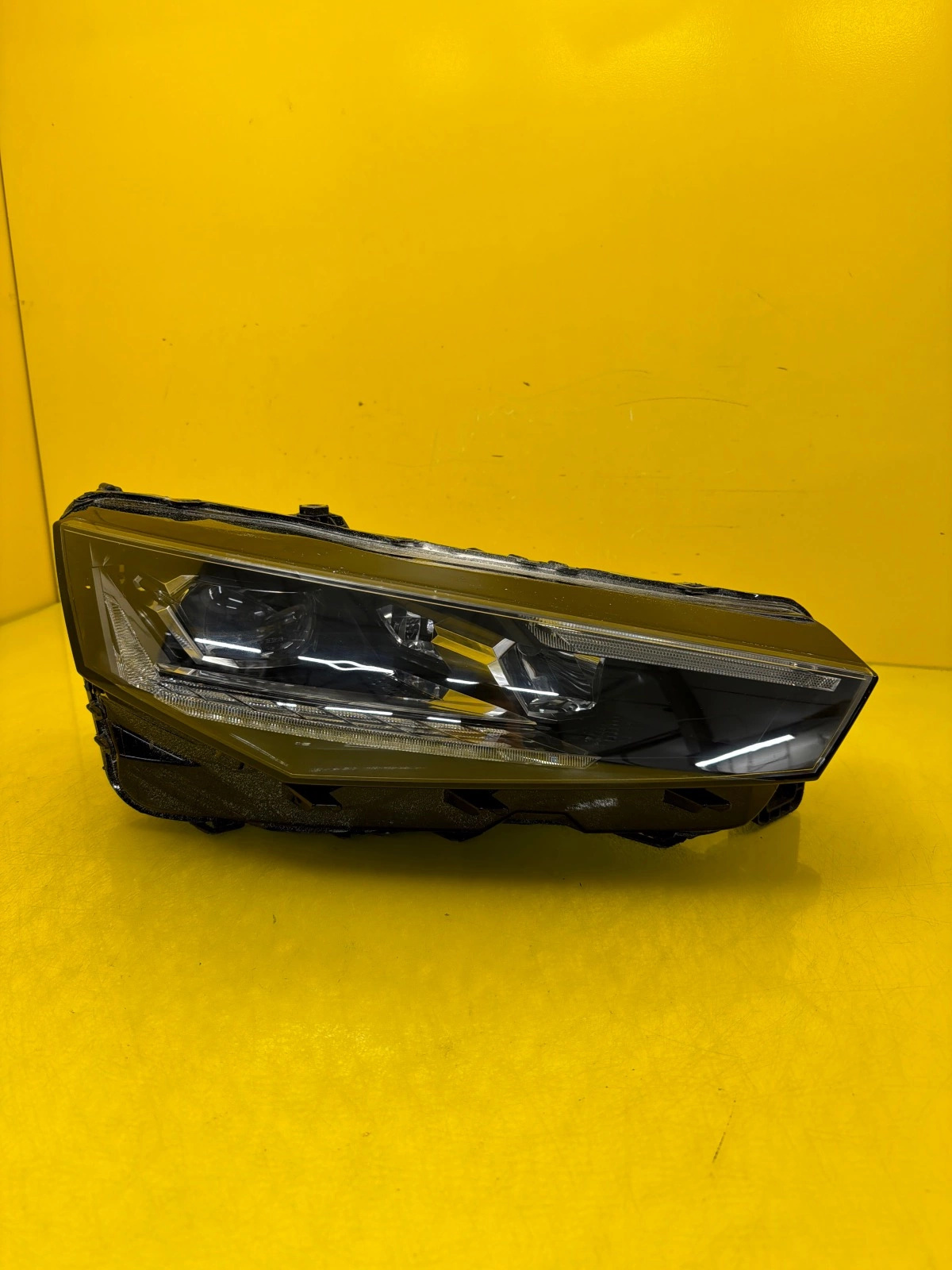 Far dreapta Full LED Facelift OEM 32026