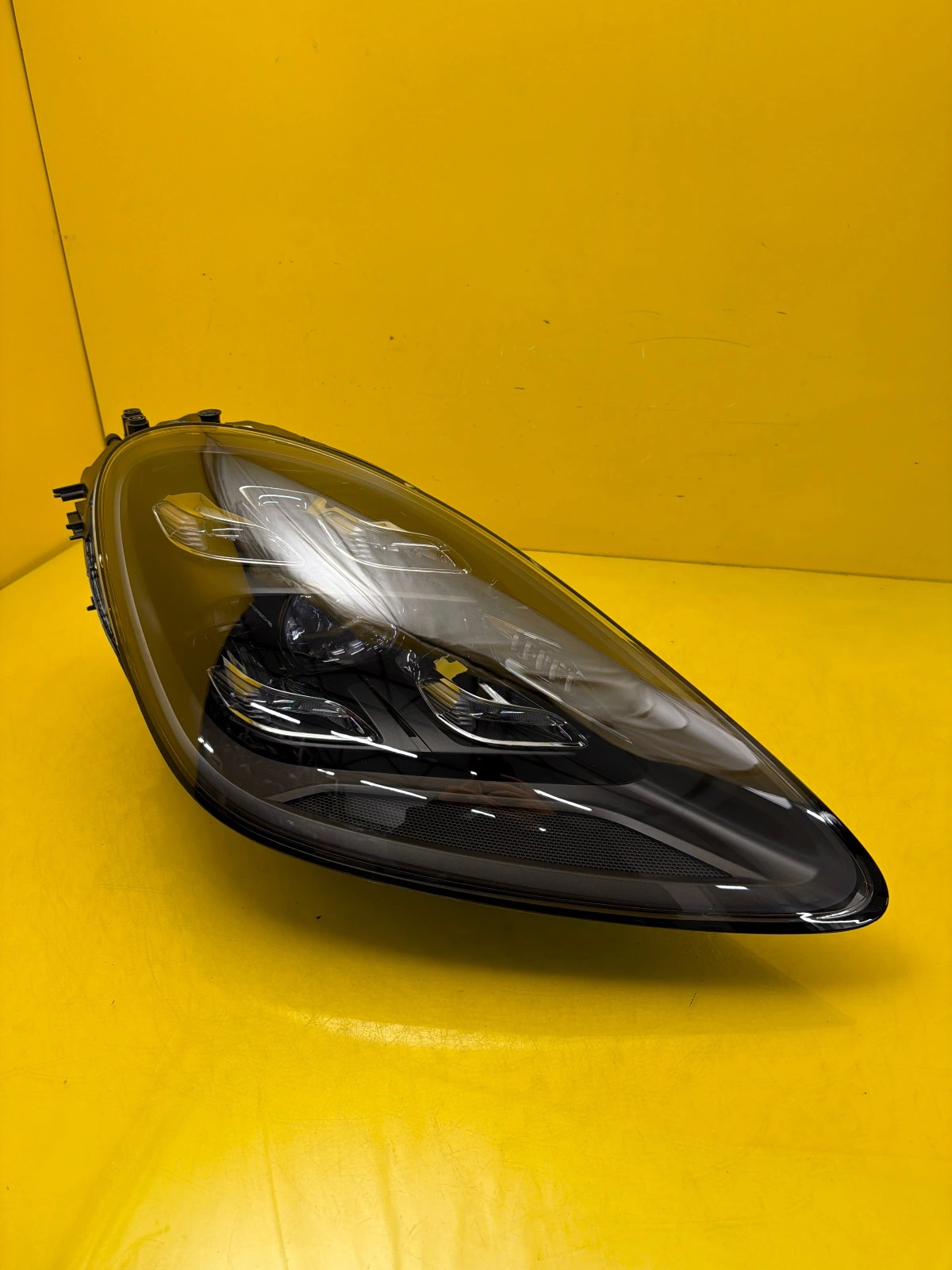 Far Dreapta Porsche Cayenne III 9Y0 17- Matrix Full LED