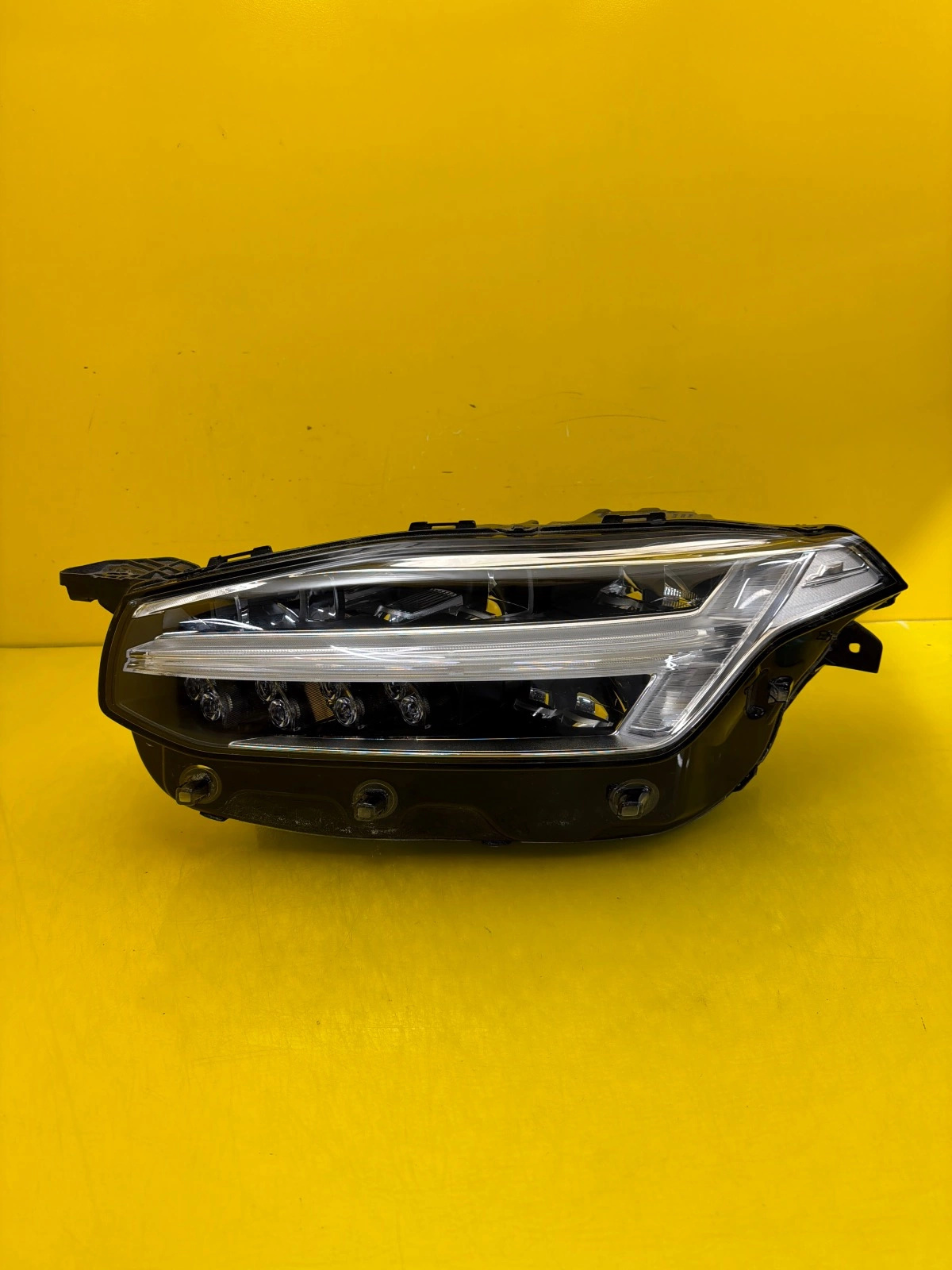 Far Stanga Volvo Xc90 Ii Mid LED