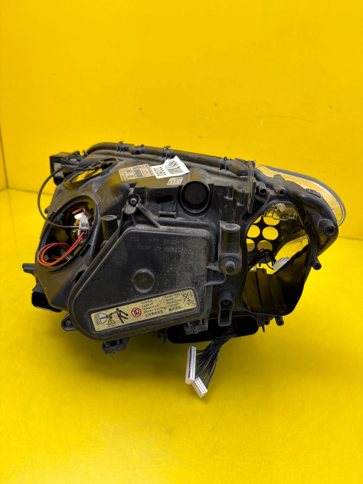 Far dreapta Bi-Xenon BMW Seria 7 F01 OEM 32060 - Image 3
