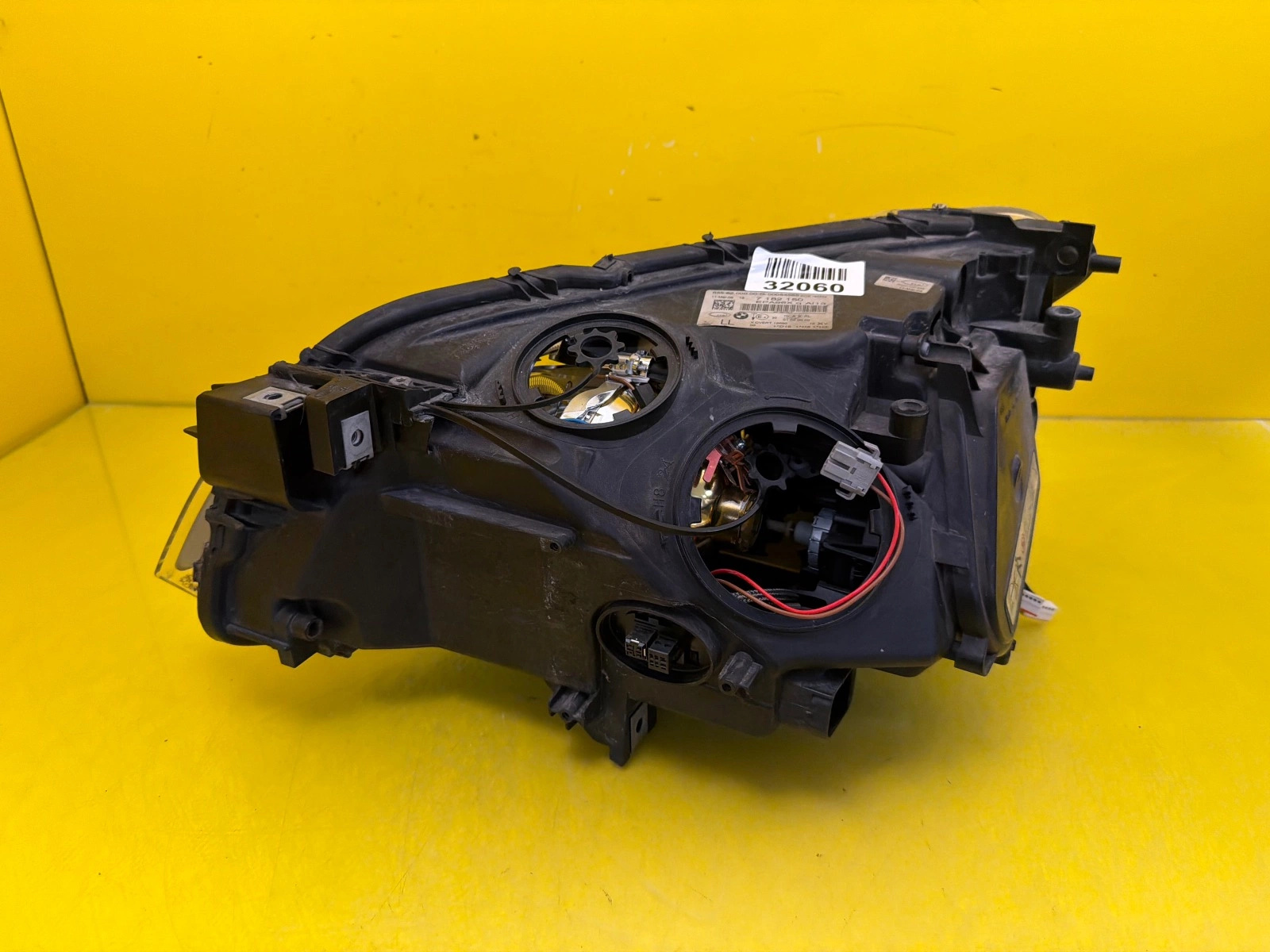 Far dreapta Bi-Xenon BMW Seria 7 F01 OEM 32060 - Image 4