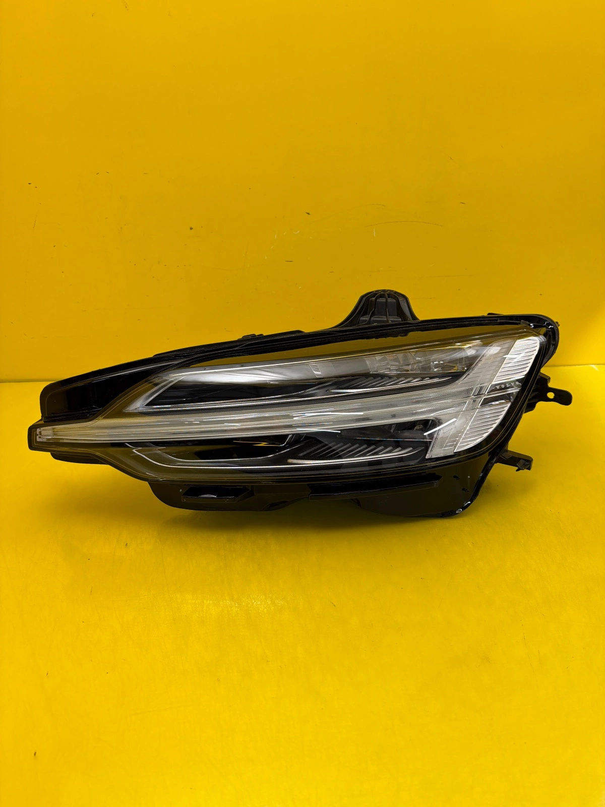 Far stânga LED 2018-2022 OEM 32065