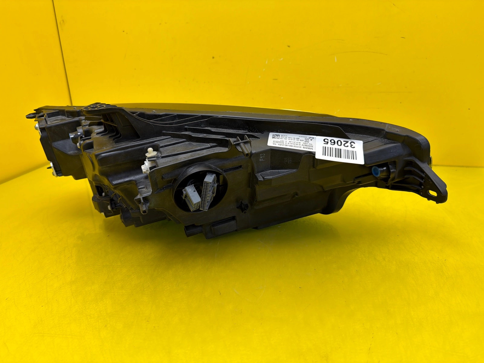 Far stânga LED 2018-2022 OEM 32065 - Image 3