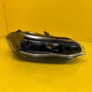 Far Dreapta VW Polo VI 6 Halogen