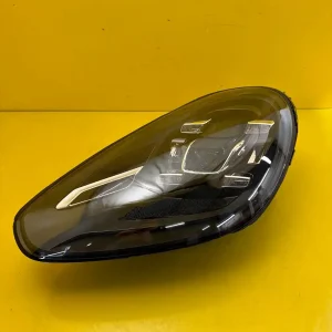 Far Porsche Cayenne 7P5 Lift Full LED