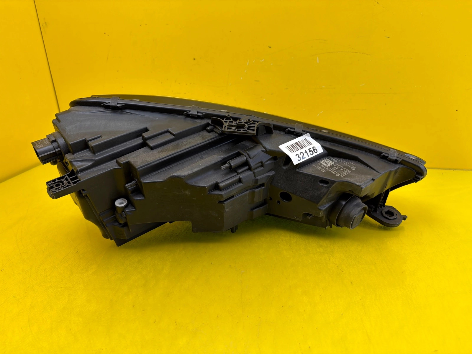 Far stânga Facelift OEM 32156 - Image 3