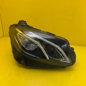 Far Dreapta Mercedes E-Class W213 Halogen