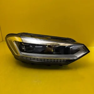 Far Dreapta VW Touran 5TB Full LED