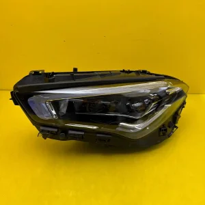 Far Stanga Mercedes Cla W118 Full LED