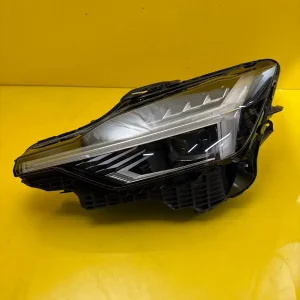 Far Stanga Volvo Polestar 3 Full LED
