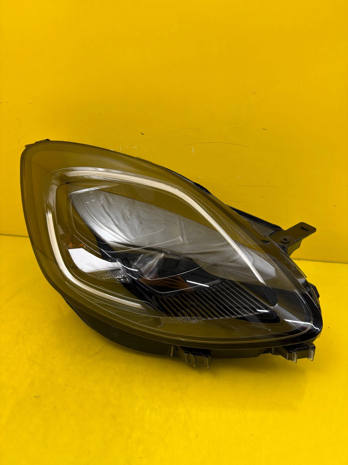 Far dreapta Full LED OEM 32219