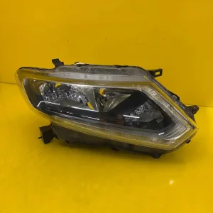 Far Dreapta Nissan X-Trail T32 Przedlift 14 LED