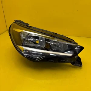 Far Dreapta Opel Corsa