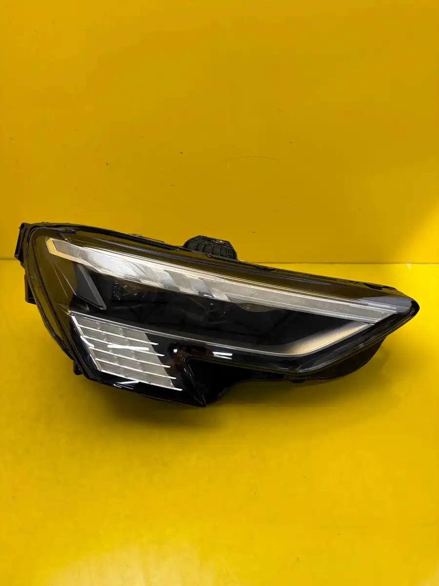 Far Dreapta Audi A3 8Y Full LED