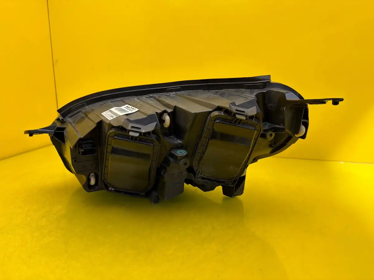 Far Dreapta Peugeot Traveller Expert Eu
