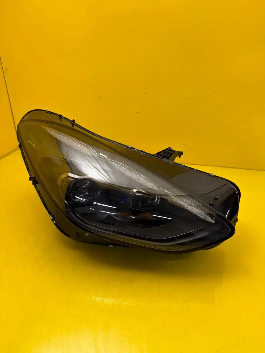 Far Dreapta Mercedes AMG Gt Lift 192 Full LED