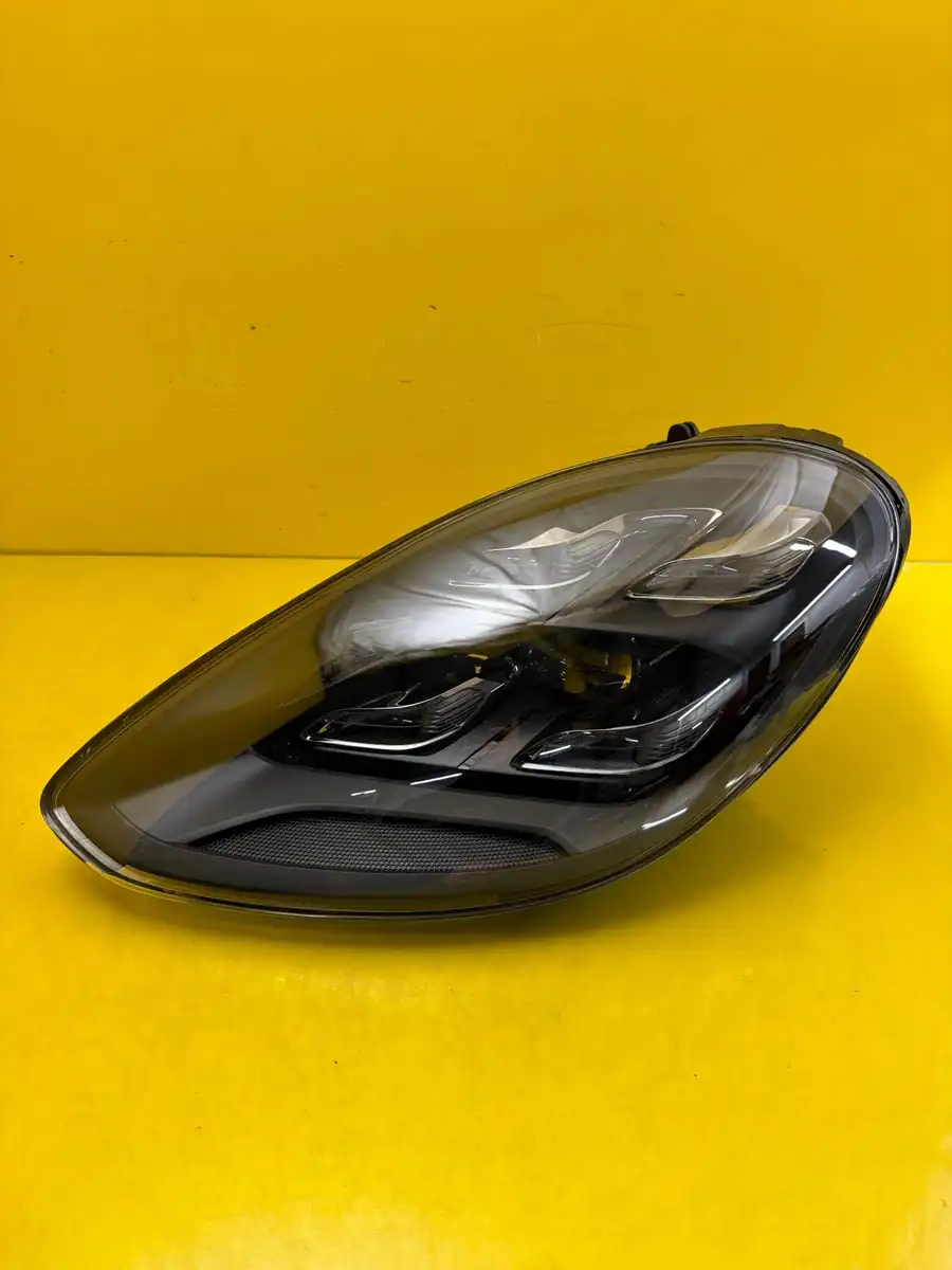 Far Porsche Panamera II 971 Matrix
