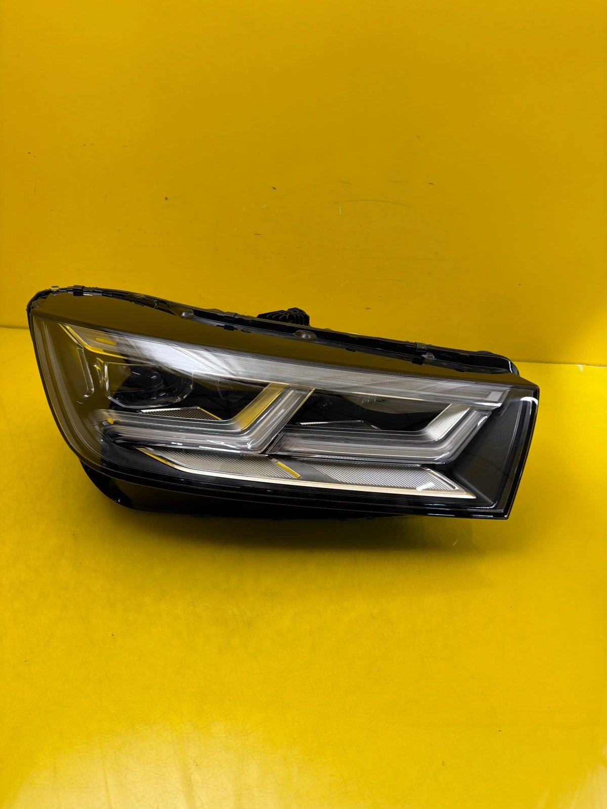 Far dreapta Full LED OEM 32298