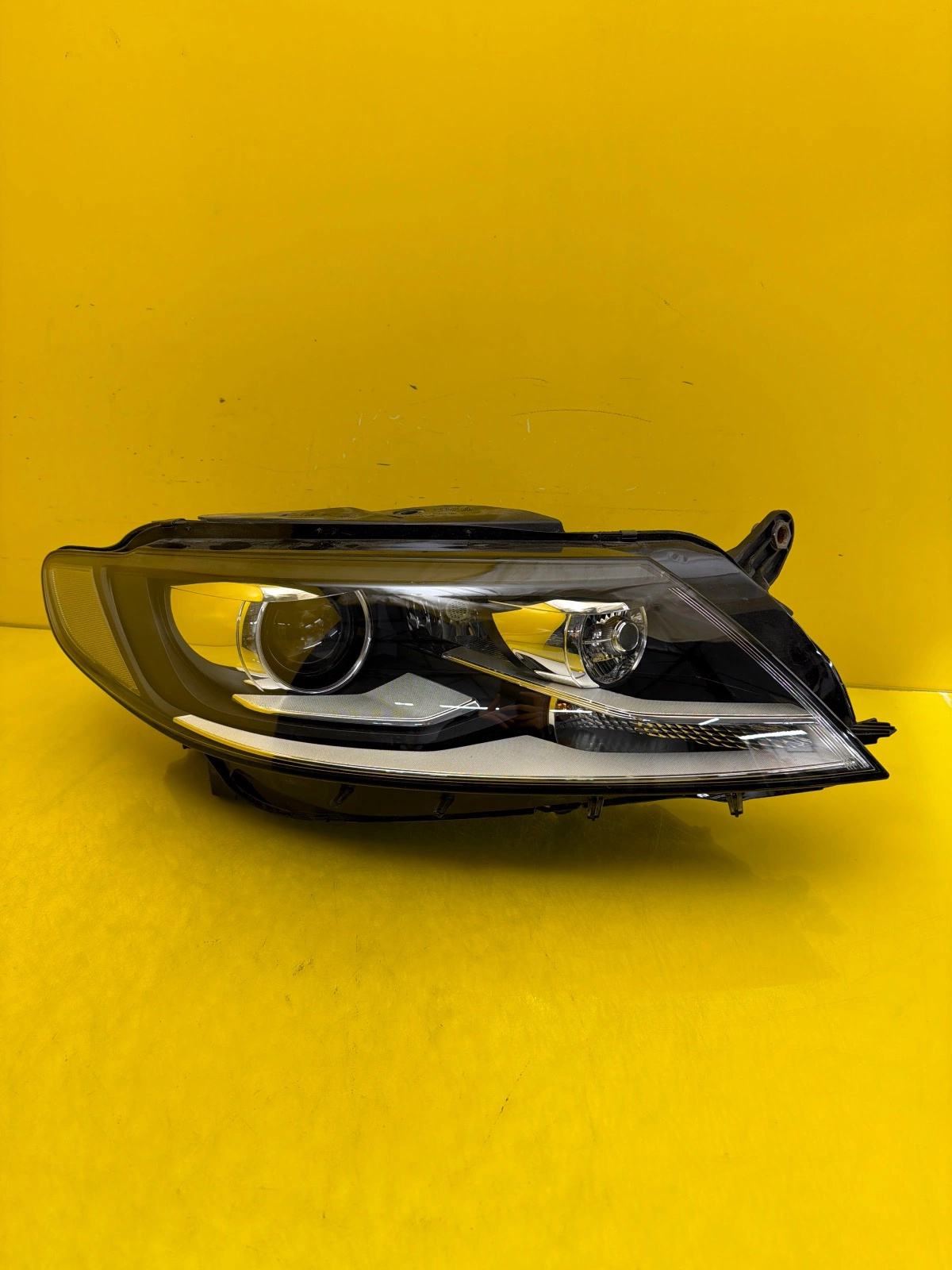 Far dreapta Xenon Facelift 2011-2016 OEM 32307